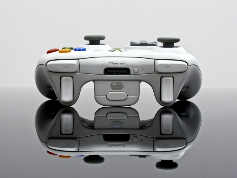 technology-game-controller-reflection-vehicle-gadget-1036437-pxhere.com